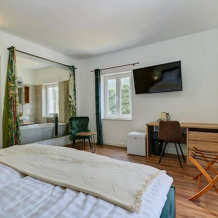 Captain' S Villa Boutique Hotel ヴェリ・ロシニュ エクステリア 写真