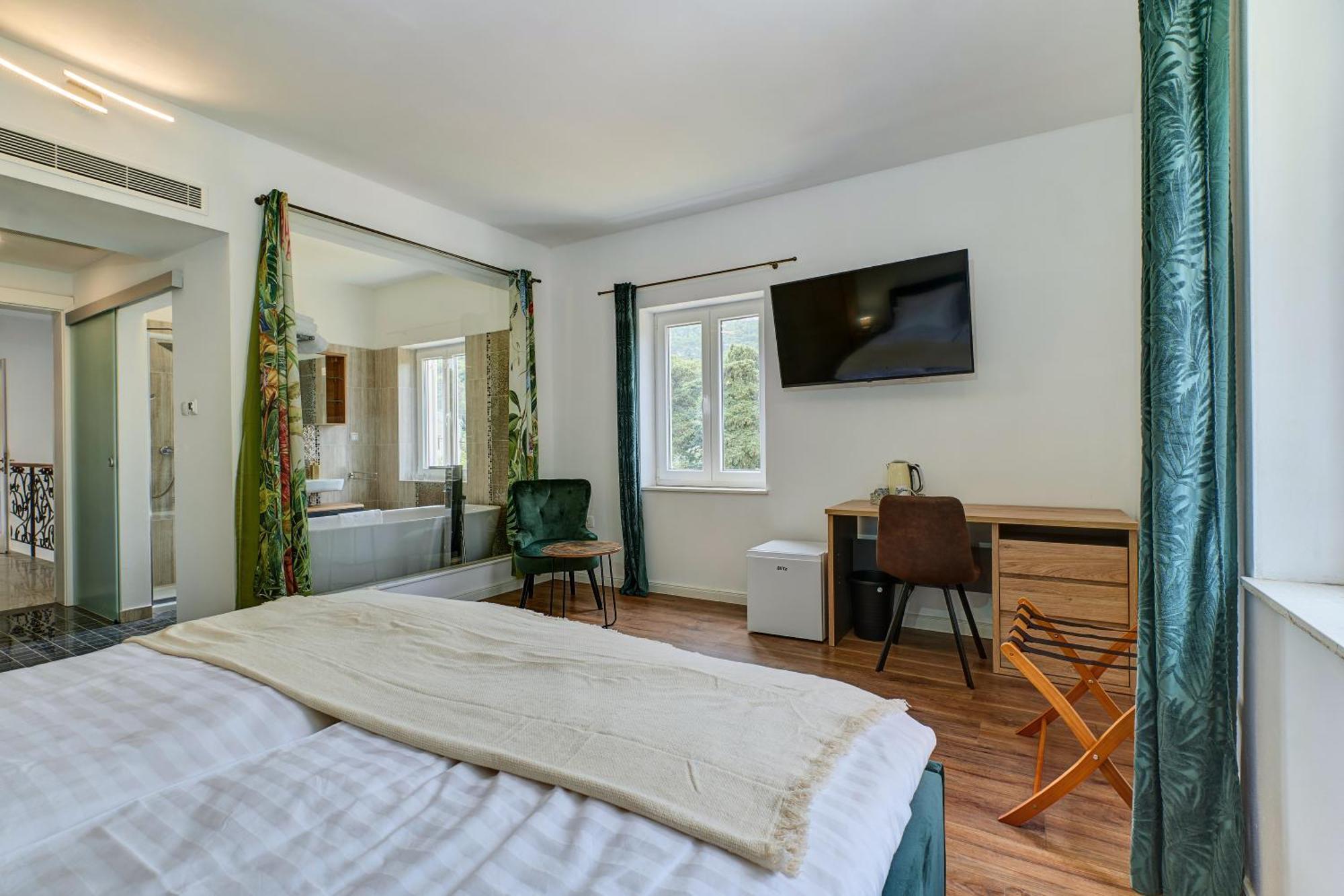 Captain' S Villa Boutique Hotel ヴェリ・ロシニュ エクステリア 写真